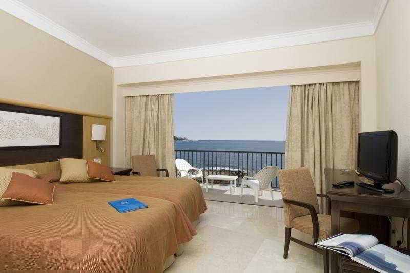 Grupotel Aguait Resort & Spa - Adults Only Cala Ratjada  Δωμάτιο φωτογραφία